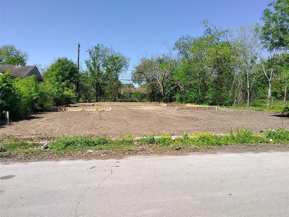2nd image of 7818 Sharondale Dr