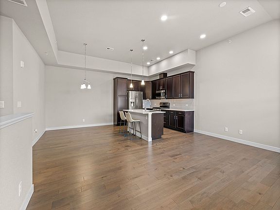 4th image of 4115 N Park Dr #200