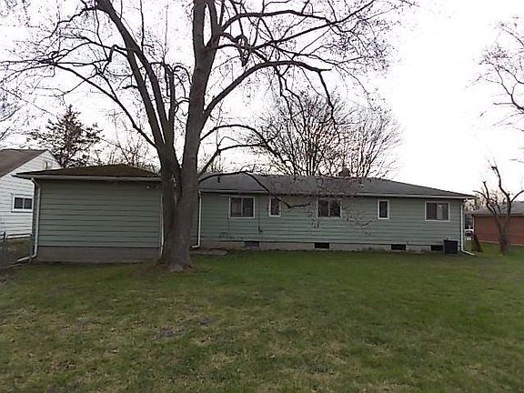 2nd image of 2562 Carlton Dr