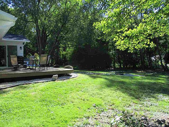 3rd image of 220 Watkins Ln