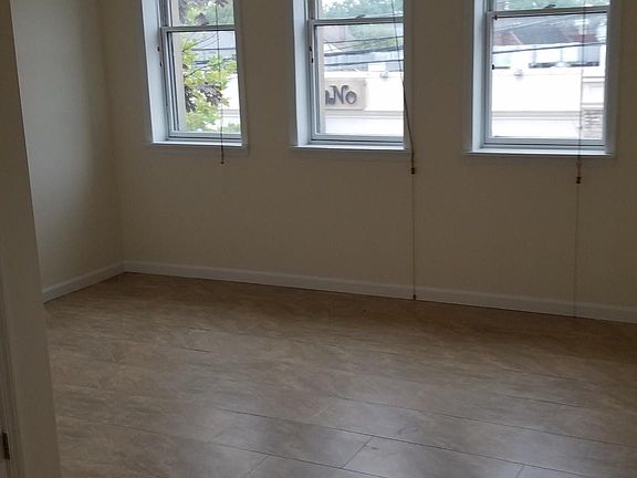 3rd image of 400 Forest Ave #2F