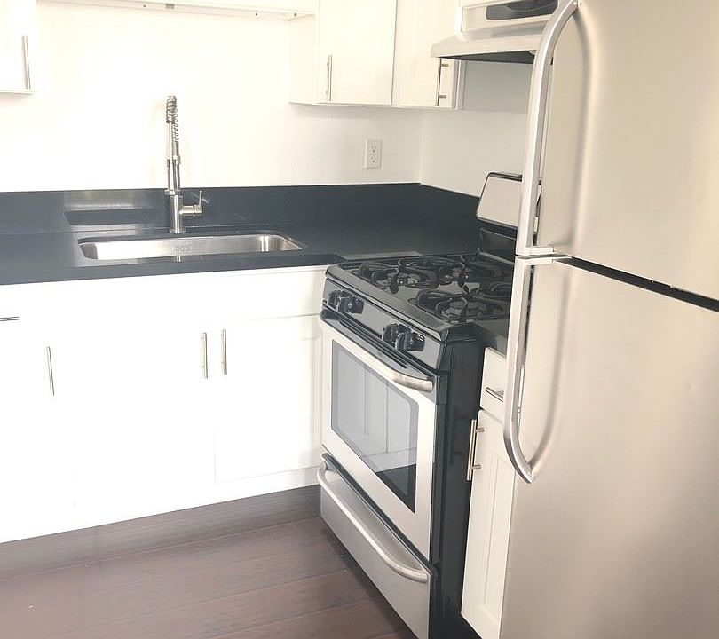 2nd image of 1310 S Wilton Pl #206