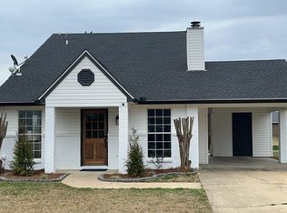 220 Village Cv, Pearl, MS 39208