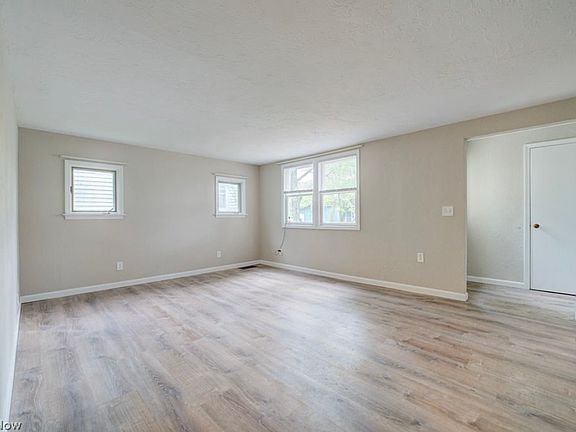 3rd image of 357 Erie Rd