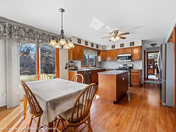 5th image of 1198 Shoreline Dr