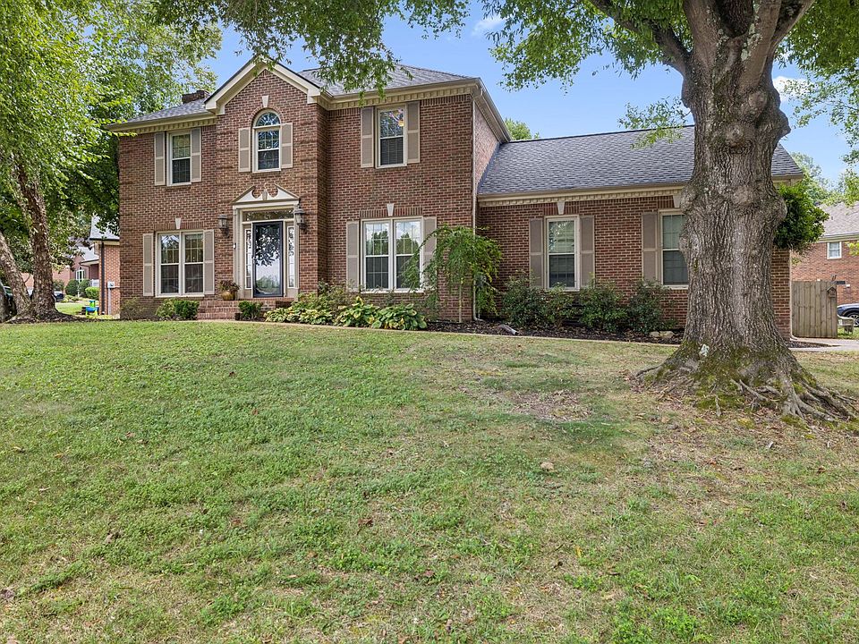 1st image of 208 Heathersett Dr