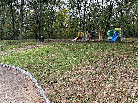 2nd image of 2 Ticonderoga Court