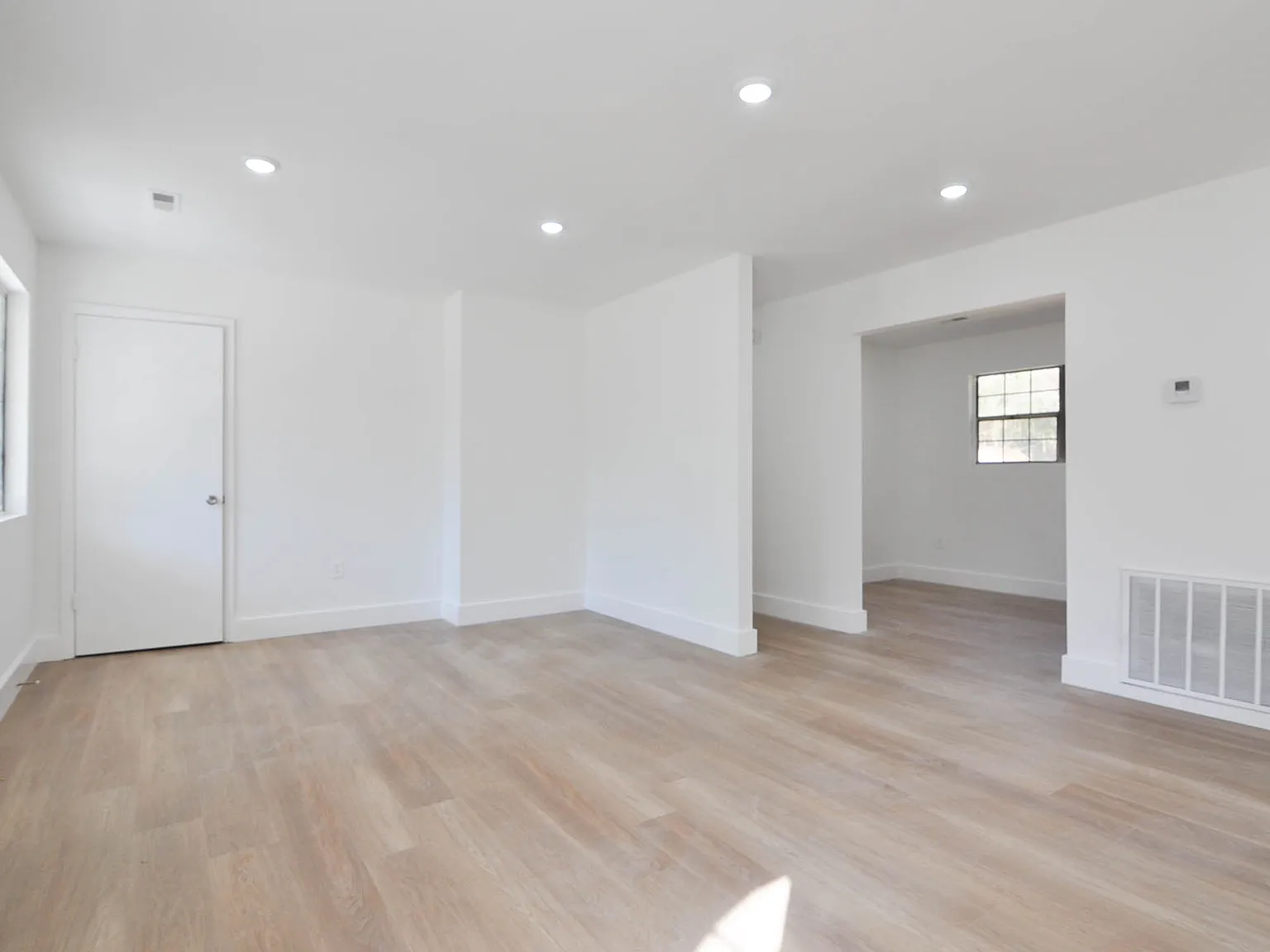 3 bed, 1300 sqft, $1,595 — Photo 3