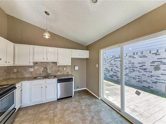 4th image of 9916 Lone Eagle Dr