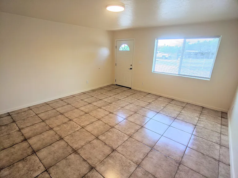 1343 W Alameda St — Photo 5