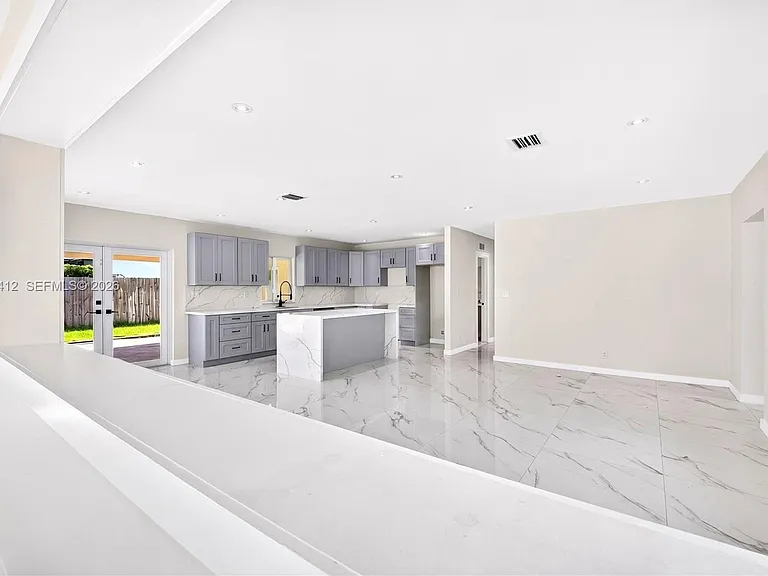 5715 Jackson St — Photo 22