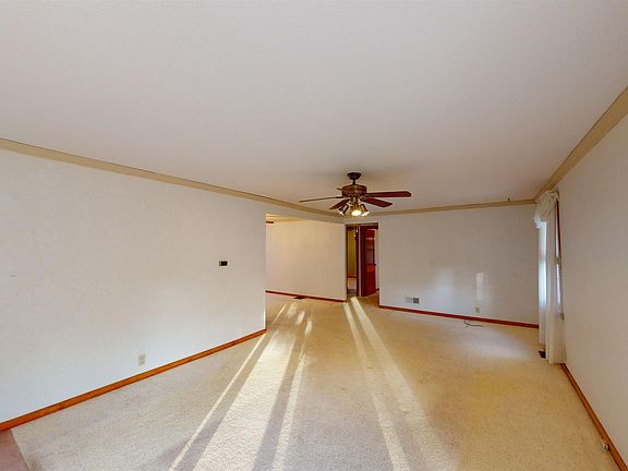 5th image of 612 N Roosevelt Ave