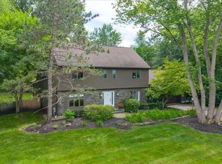 1 Fox Run, Latham, NY 12110