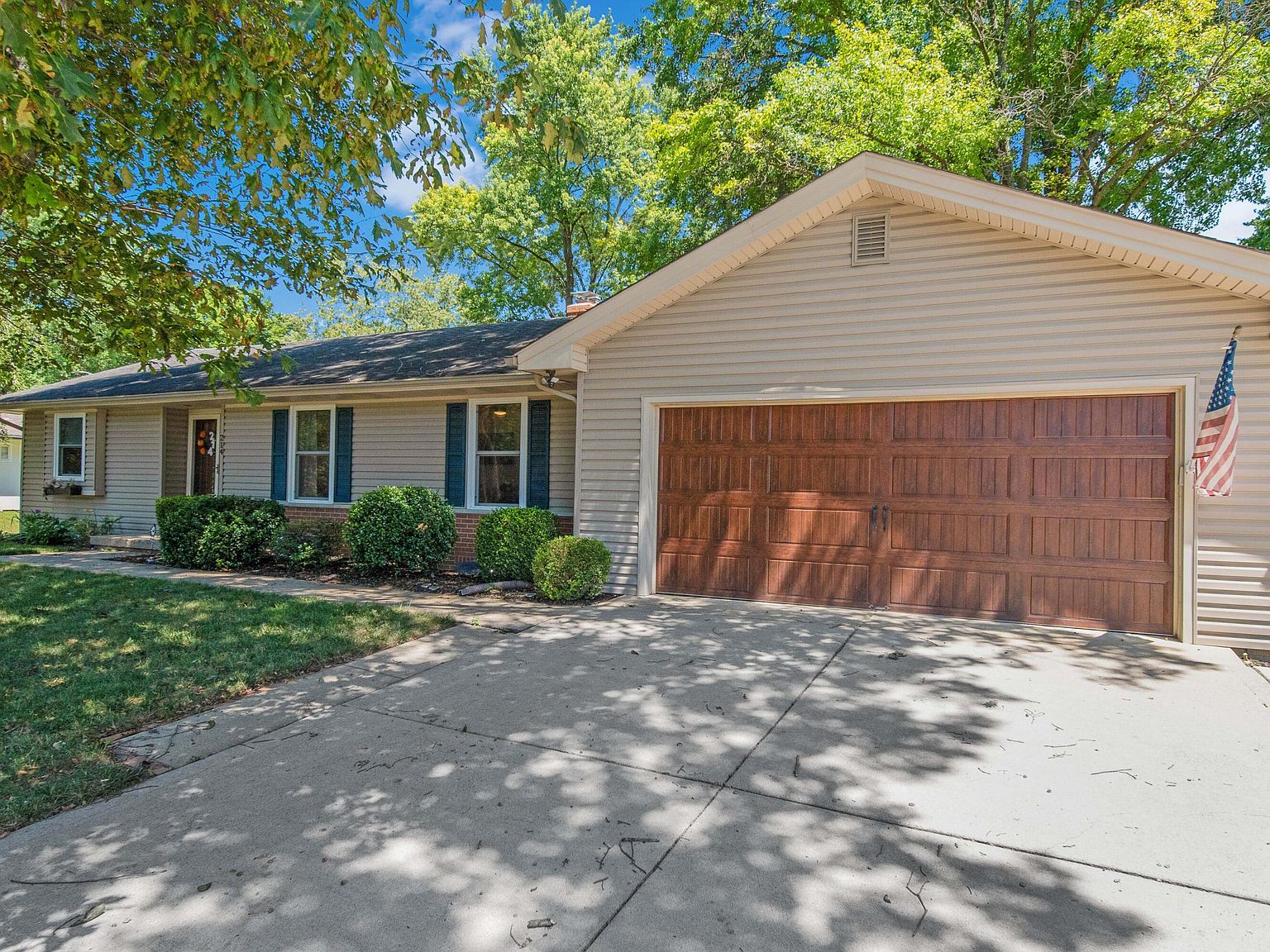 214 N West St, Westerville, OH 43081 | Zillow