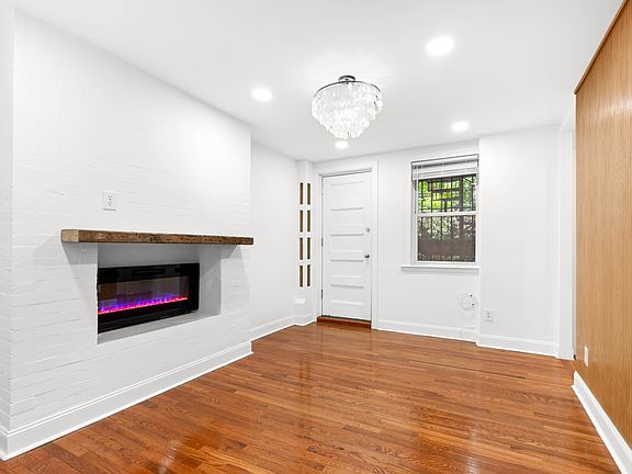 3rd image of 118 Willoughby Ave #1