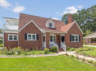 407 W Oak St, Selma, NC 27576