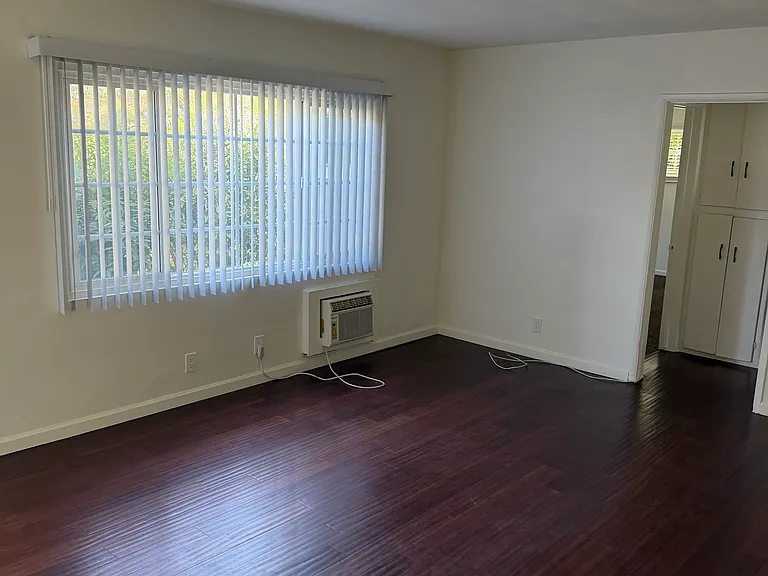 2616 Crestmoore Pl #2616 — Photo 4