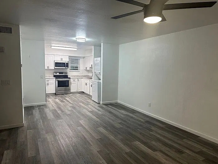 2 bed, 1.0 bath, 600 sqft, $1,350 — Photo 2