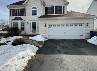 18 Timber Cove Ct, East Amherst, NY 14051