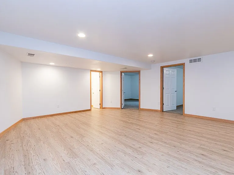 6708 Sage Ave — Photo 11