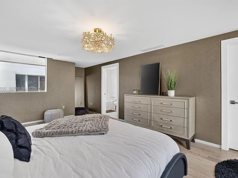 700 NE 14th Ave #311 — Photo 25