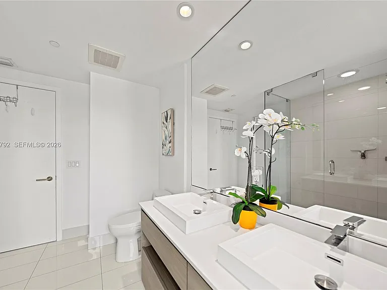 460 NE 28th St #2001 — Photo 26