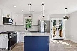1560 Sams St SE — Photo 3