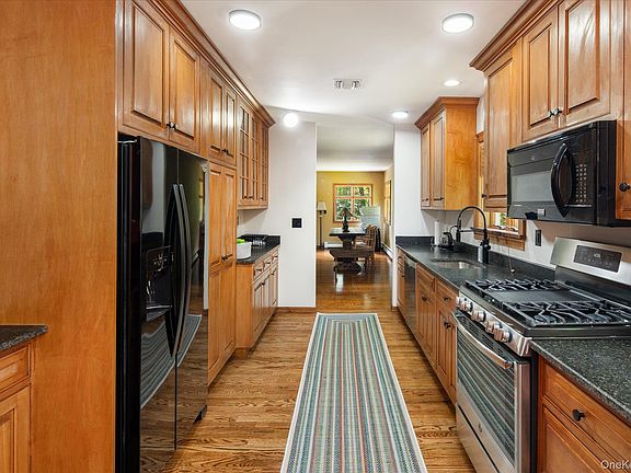 2nd image of 284 Germonds Road