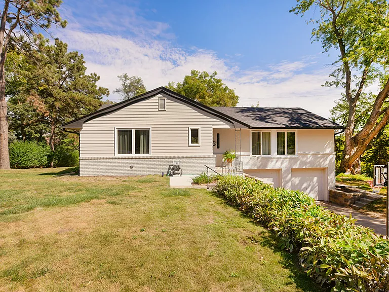 10526 Forrest Dr — Photo 30