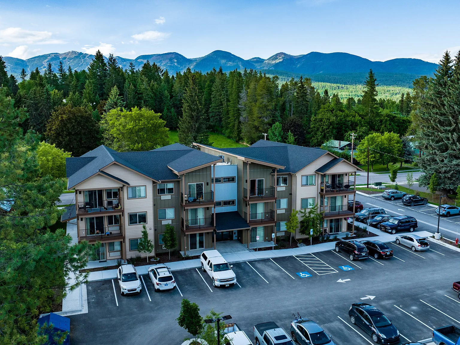 Skyles Apartments — Photo 1