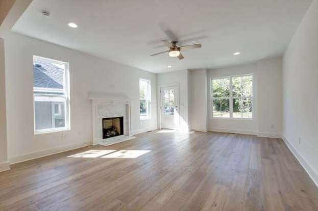 Living room with Fireplace