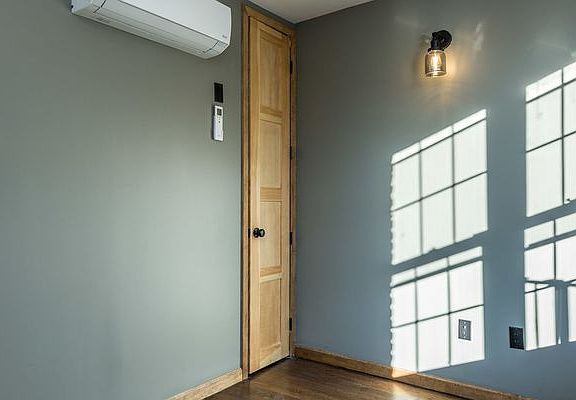 5th image of 181 Montrose Ave #3S