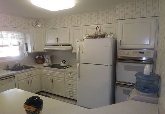 3rd image of 32 Jerome Dr