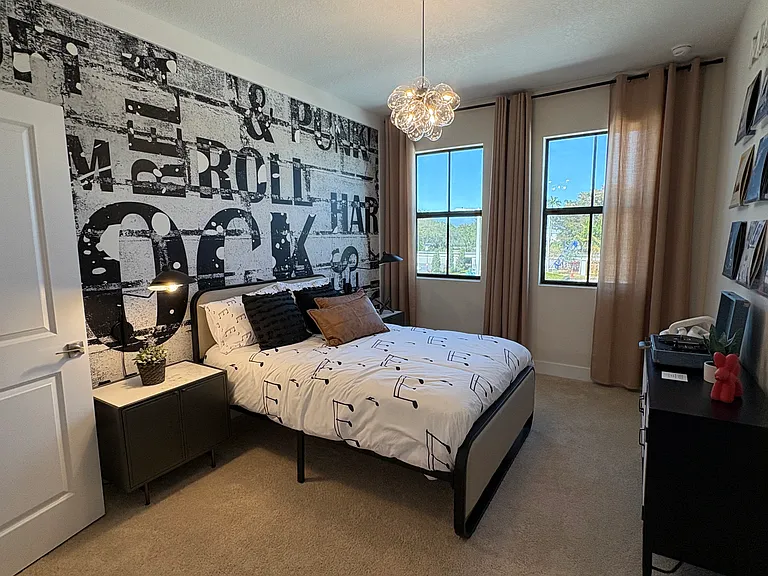 7250 Griffin Rd #1 — Photo 11