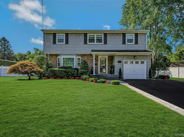 8 Gerek Avenue, West Islip, NY 11795