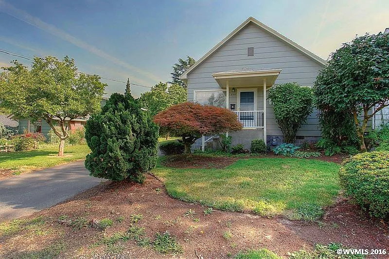 720 Judson St SE photo 1