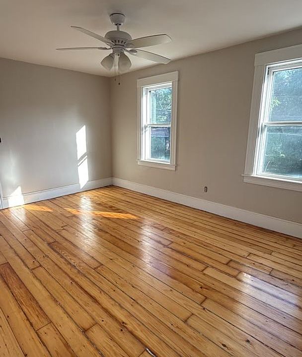 1st image of 182 Grove St