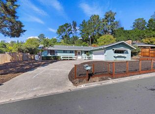3 Whitehall Dr, Orinda, CA 94563