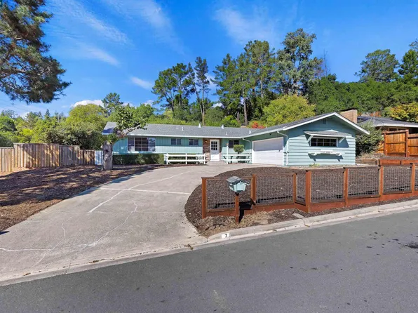 3 Whitehall Dr, Orinda, CA 94563
