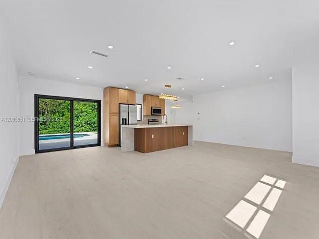 401 SW 63rd Ter — Photo 11