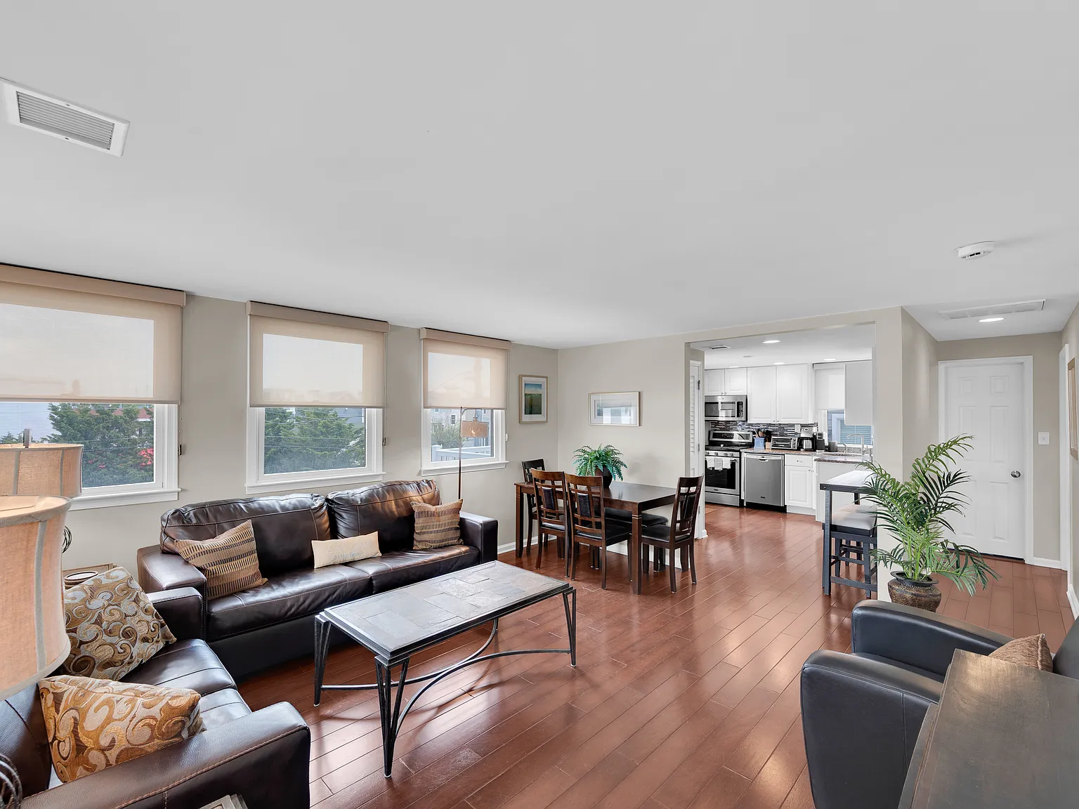 2 bed, 800 sqft, $2,000 — Photo 4