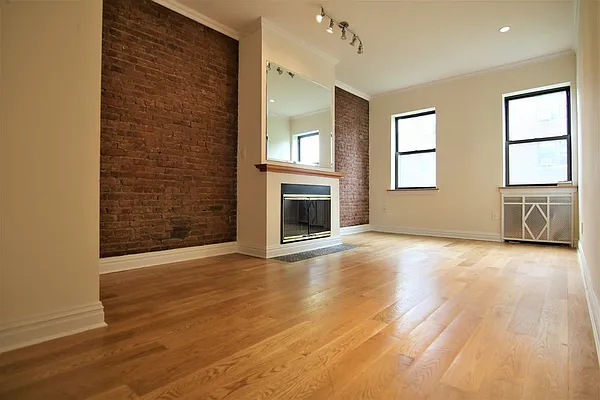 Rented by Elf Enterprises Inc | media 31