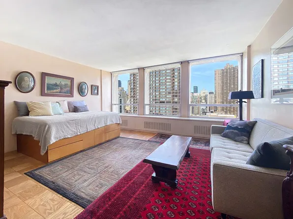300 E 33rd St APT 20E, New York, NY 10016