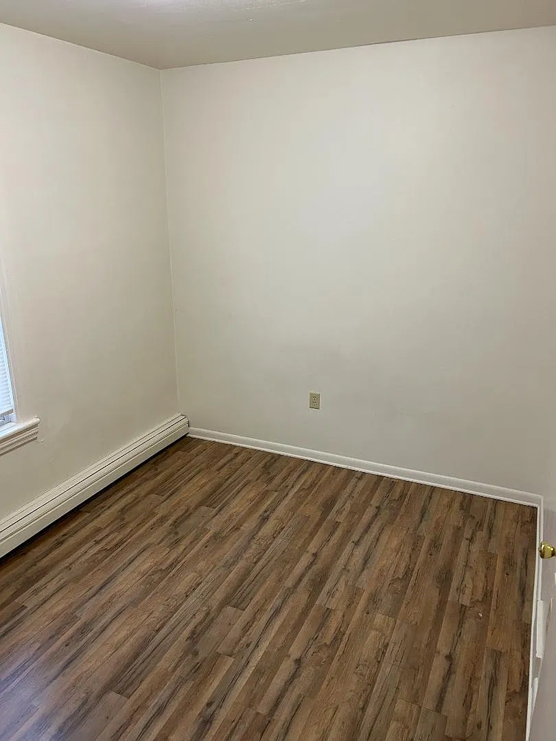 32 A Blaine Avenue - Blaine A — Photo 1