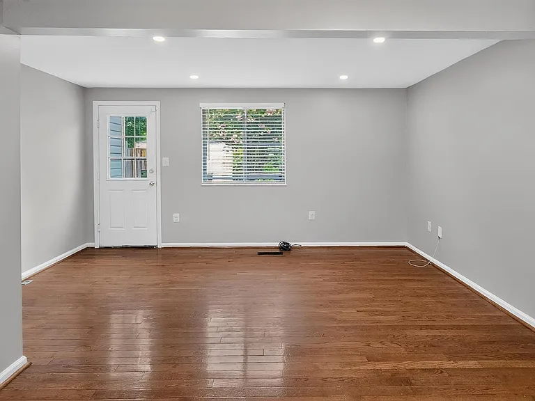 3591 Laurel View Ct — Photo 10