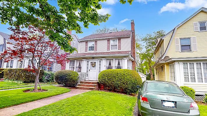 1st image of 8425 115th St