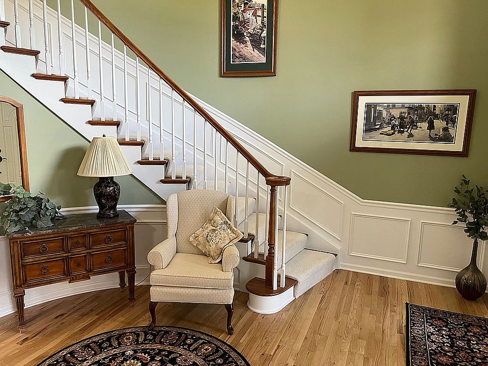 1st image of 610 Saratoga Cir