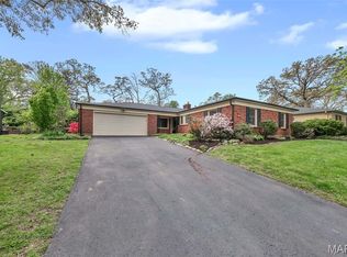 42 Wingfield Rd, Saint Louis, MO 63122