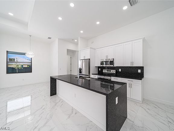 4th image of 626 SW 28th Terrace Cpe