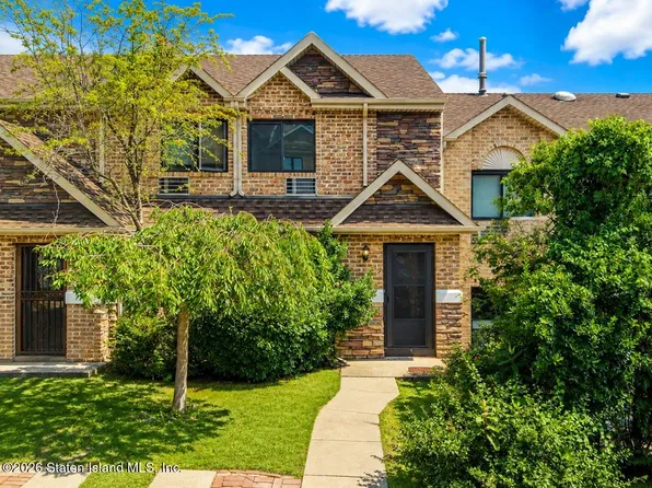 19 Hilldale Ct, Staten Island, NY 10305